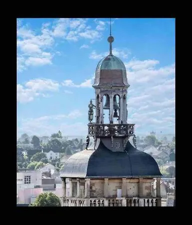 Le Black & White F 2 De 55 M 2 * 물랭