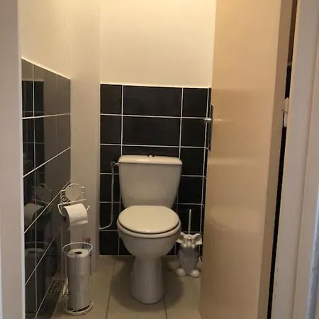 Le Black & White F 2 De 55 M 2 Мулен