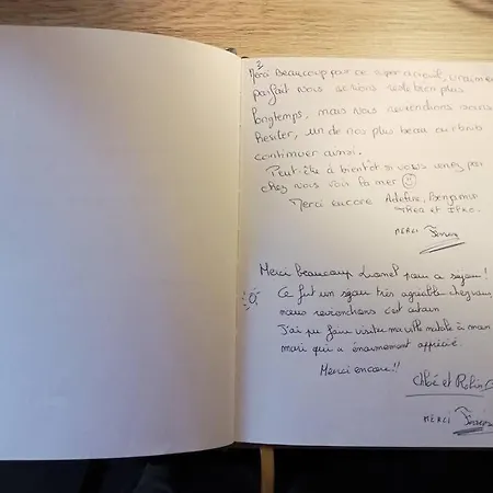 아파트 Le Black & White F 2 De 55 M 2 *