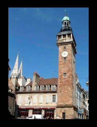 Le Black & White F 2 De 55 M 2 Moulins (Allier)