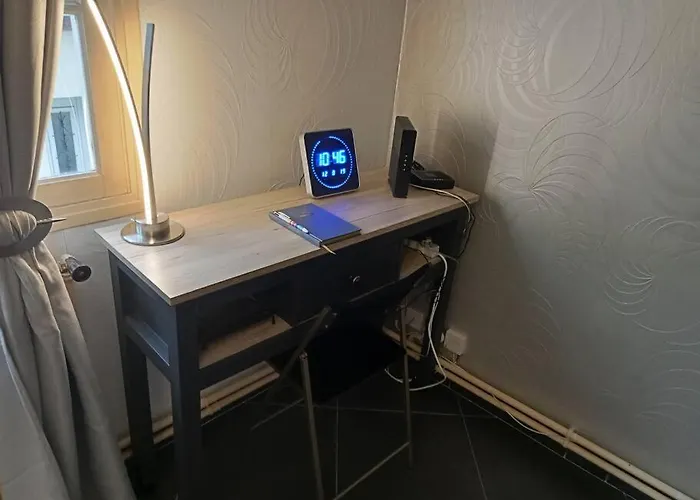 Le Black & White F 2 De 55 M 2 * Moulins (Allier)